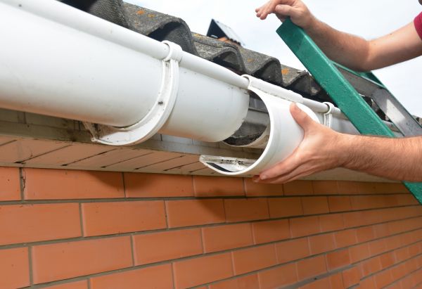Gutter Maintenance in Ellenwood